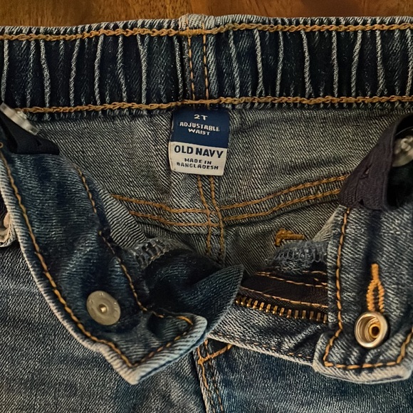 Old Navy Toddler Jean Shorts - Picture 3 of 3